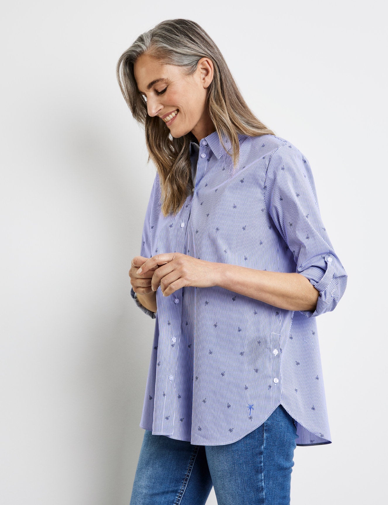 Striped Blouse With Button-Fastening Side Slits_260003-66409_8096_05