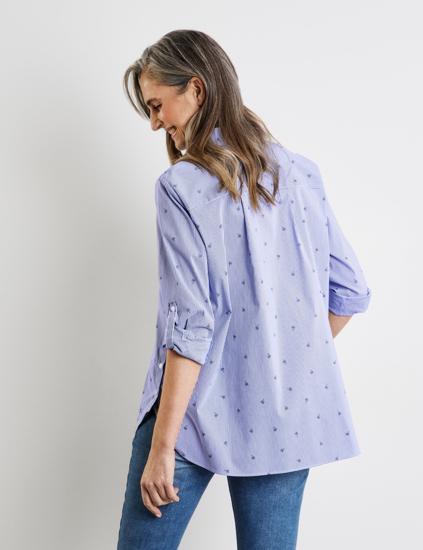 Striped Blouse With Button-Fastening Side Slits_260003-66409_8096_06