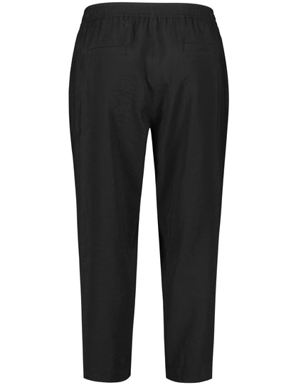 3/4-Length Trousers With A Subtle Shimmer, Mia
