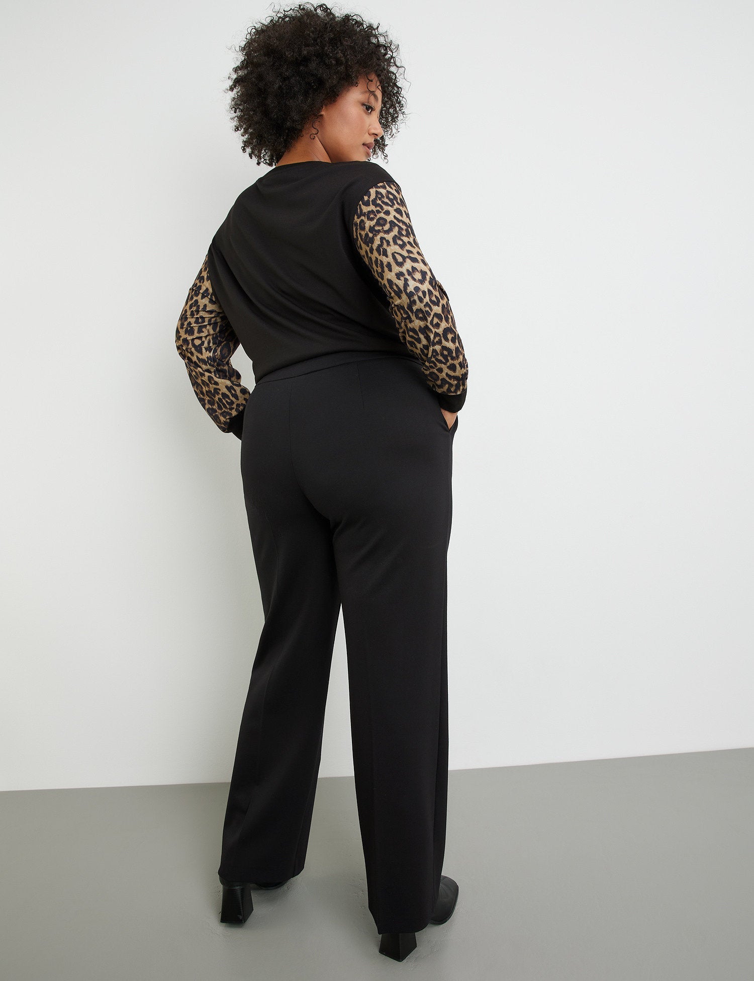 Carlotta Wide Trousers_320216-21300_1100_06