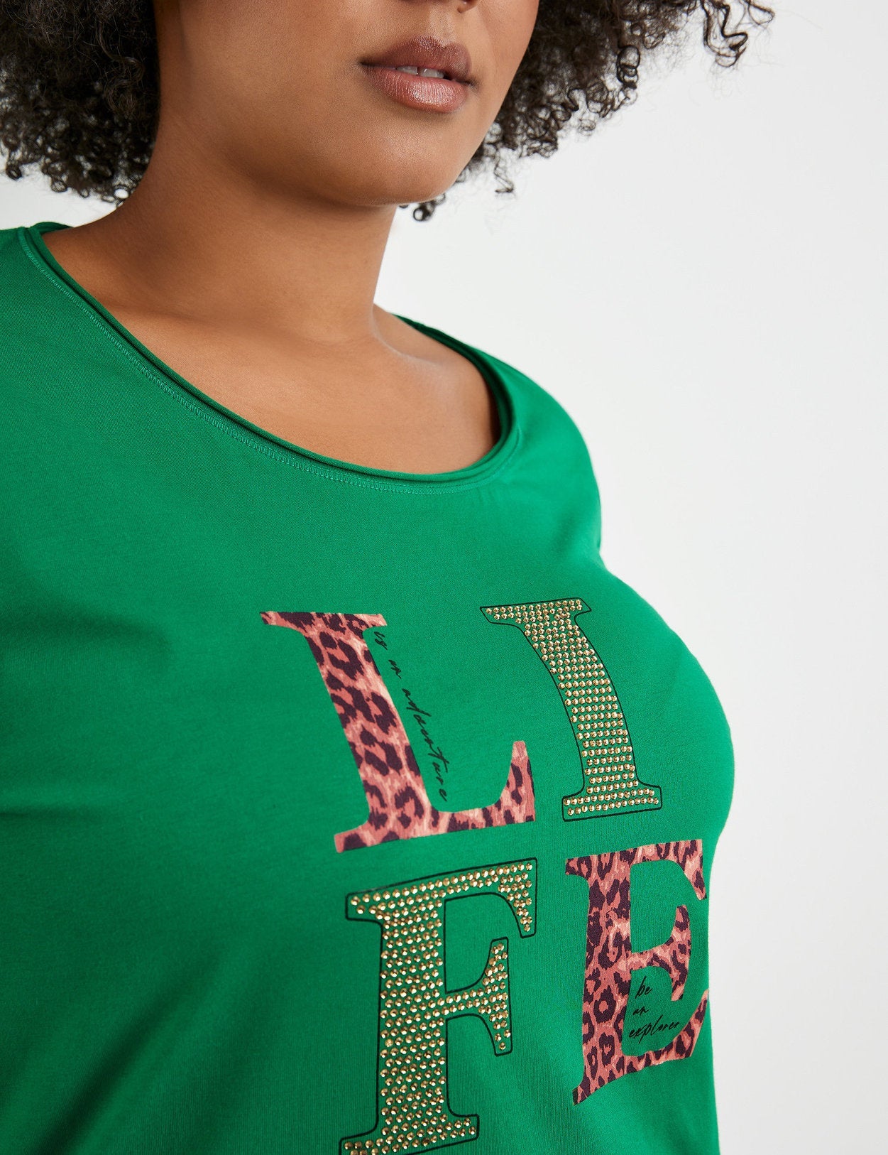 3/4-Sleeve Top With A Front Print_371222-26324_5552_04