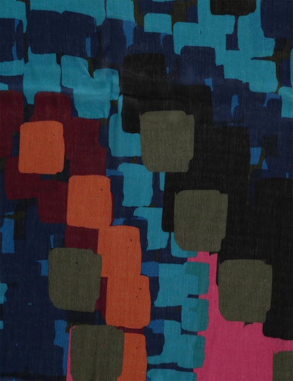 Soft Scarf With A Bright Print_400002-23102_8822_03