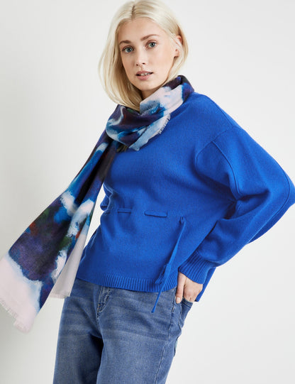 Lightweight Scarf With A Print_400406-13401_8792_05