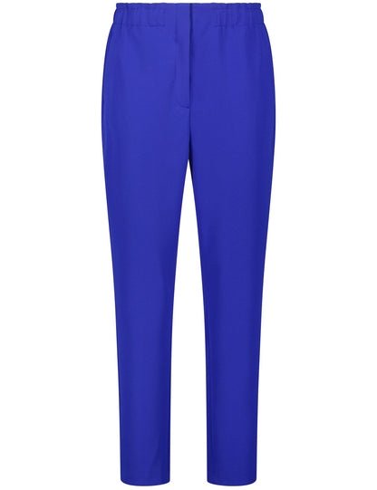 Flowing 7/8-Length Trousers In A Slim Fit_420430-11355_8790_02