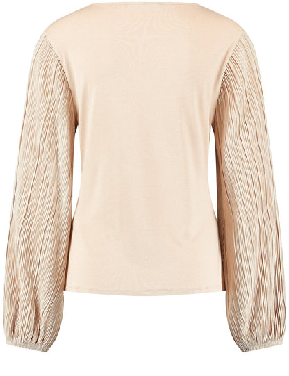 Blouse Top With Pleated Sleeves_471417-16319_9480_03