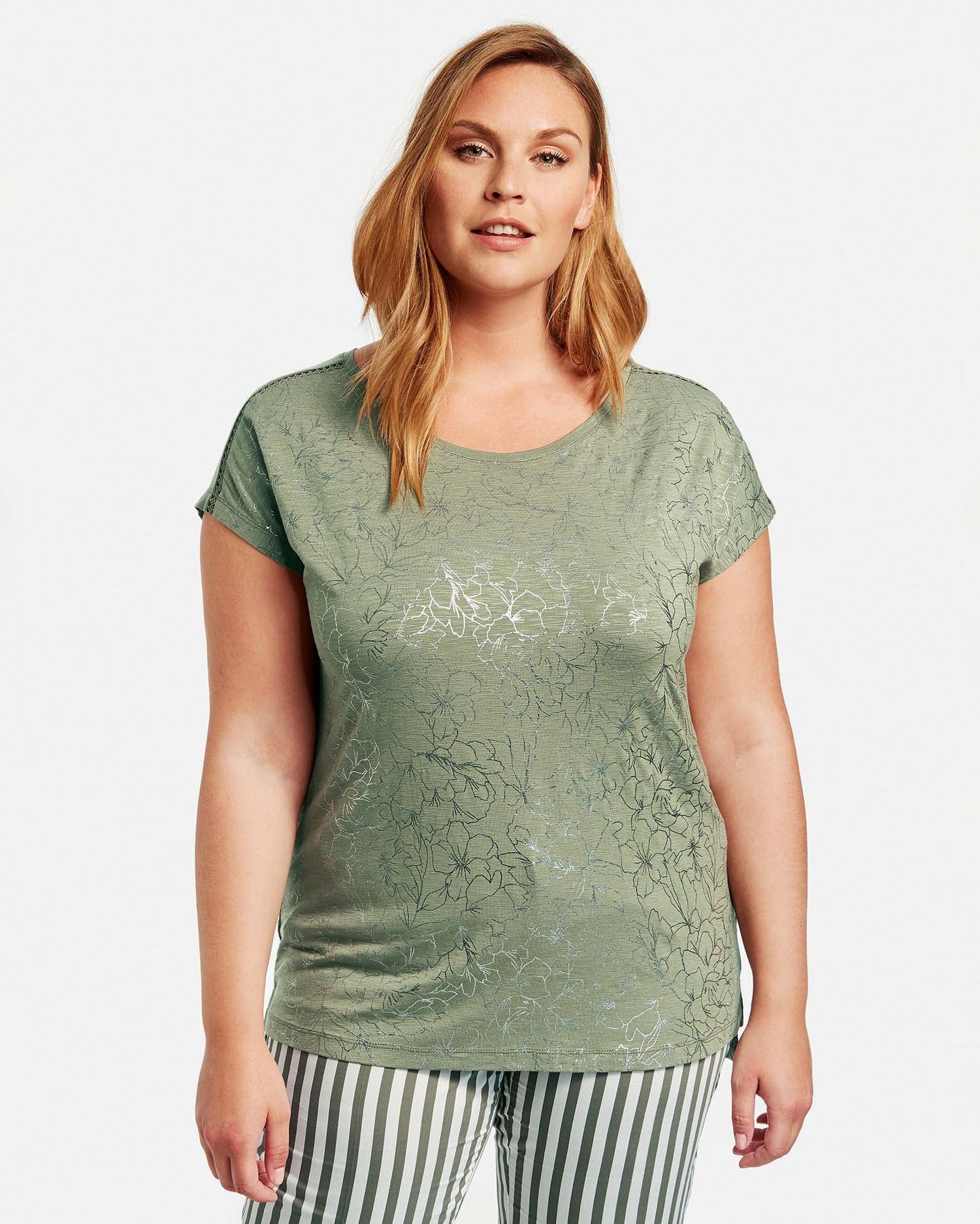 Green T-Shirt Short-Sleeve Roundneck