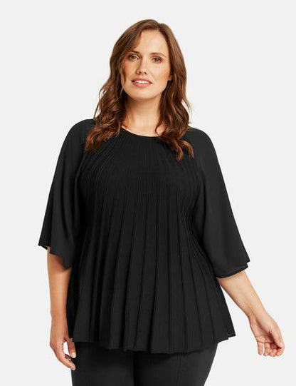 Black Pullover 3/4-Sleeve Roundneck