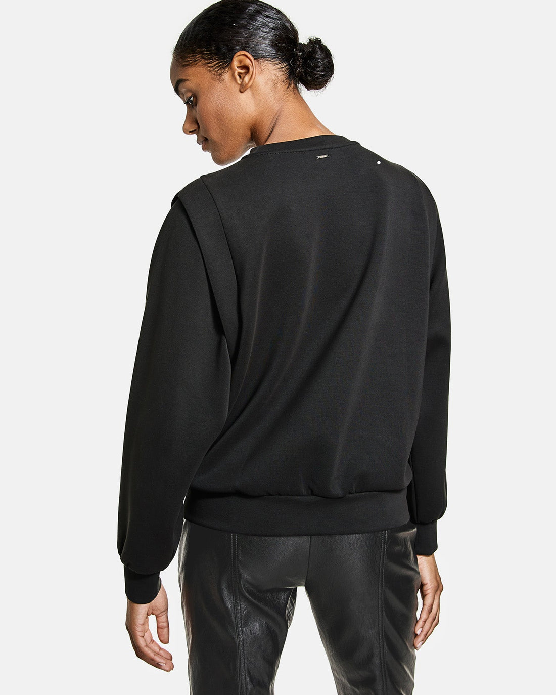 Black T-Shirt 1/1 Sleeve