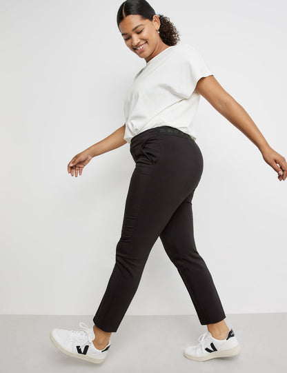 Black 7/8 Pants With Comfortable Legs Mia