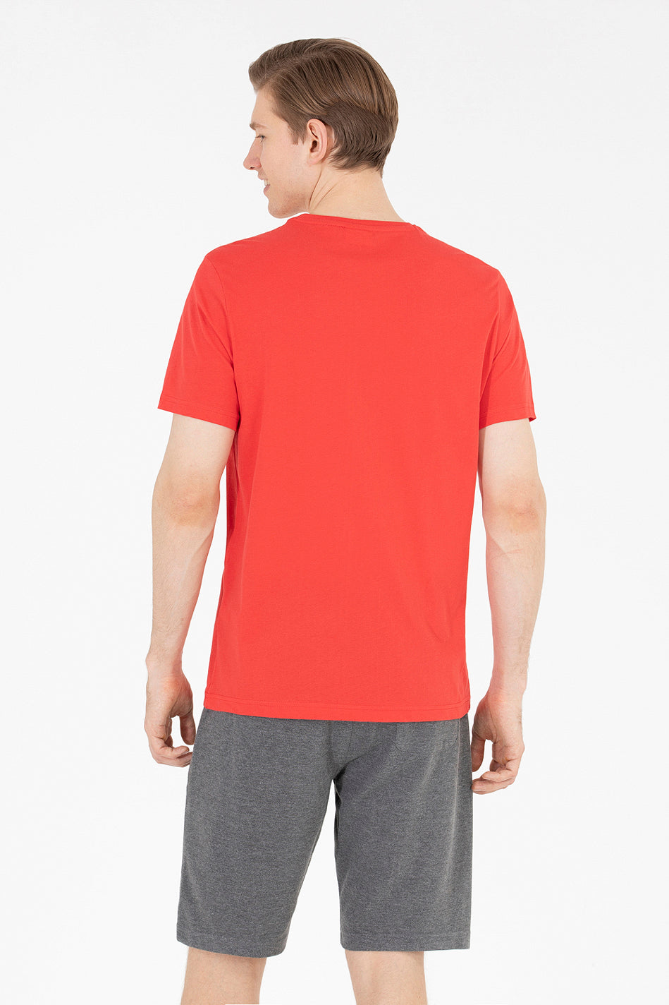 Red Short Sleeve Round Neck Graphic T-Shirt With Brand Name
