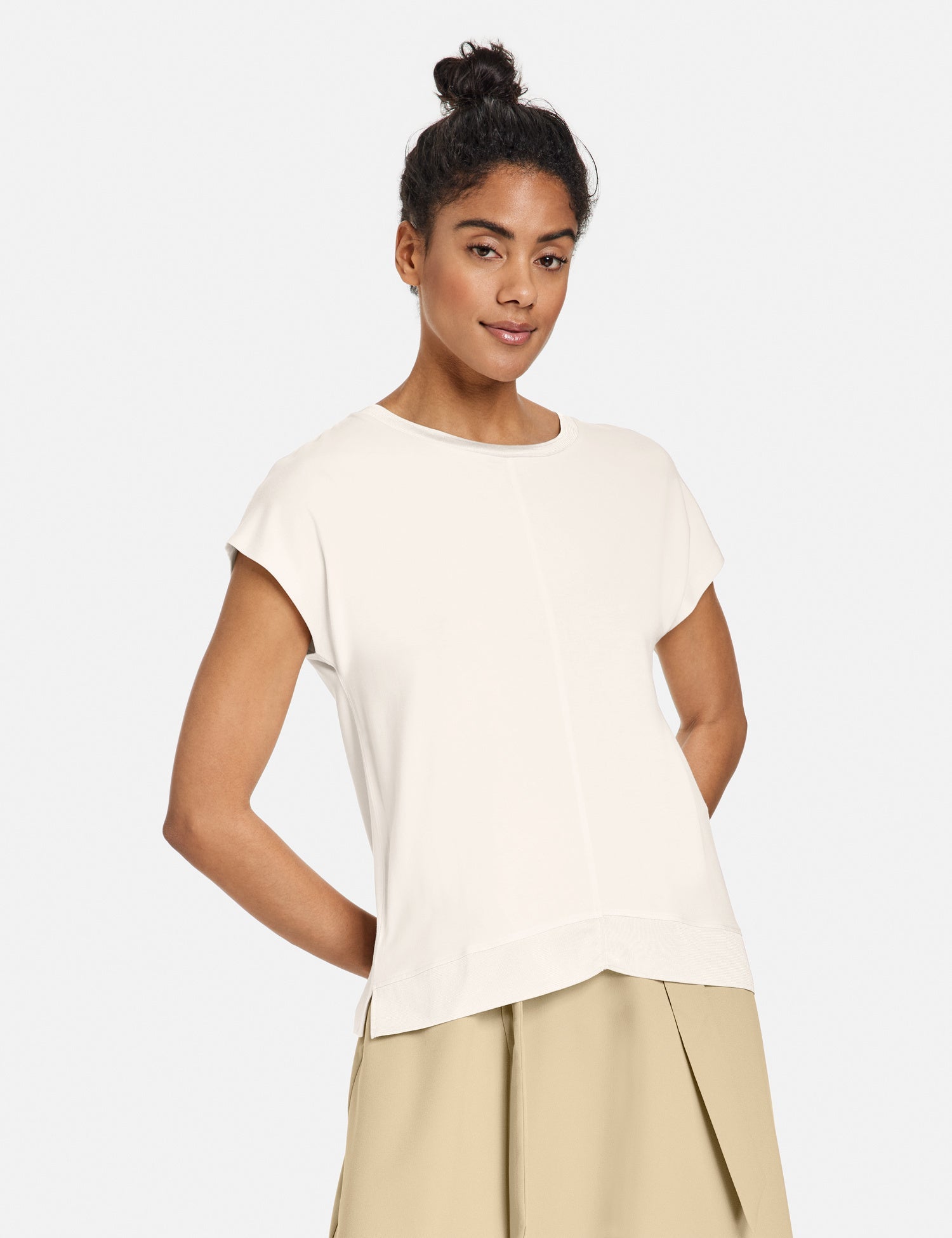 Short Sleeve Top With Fine Knit Details
