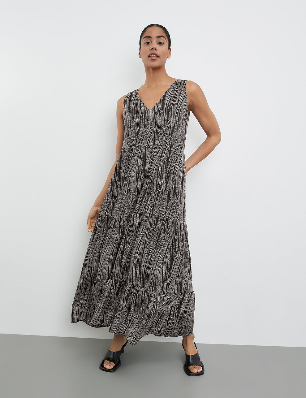 Sleeveless Maxi Dress With A Satin Finish