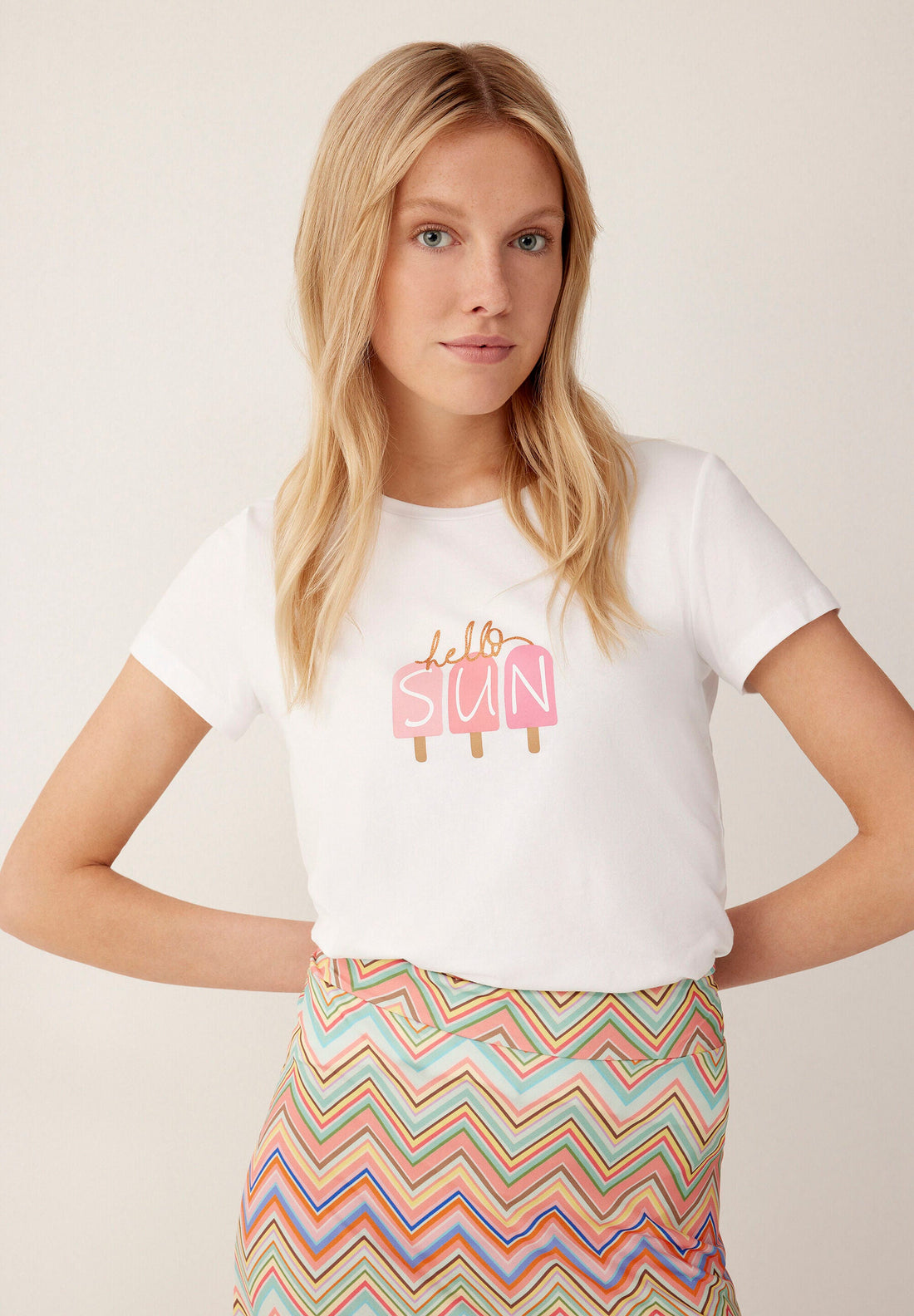 White T-Shirt With Front Print